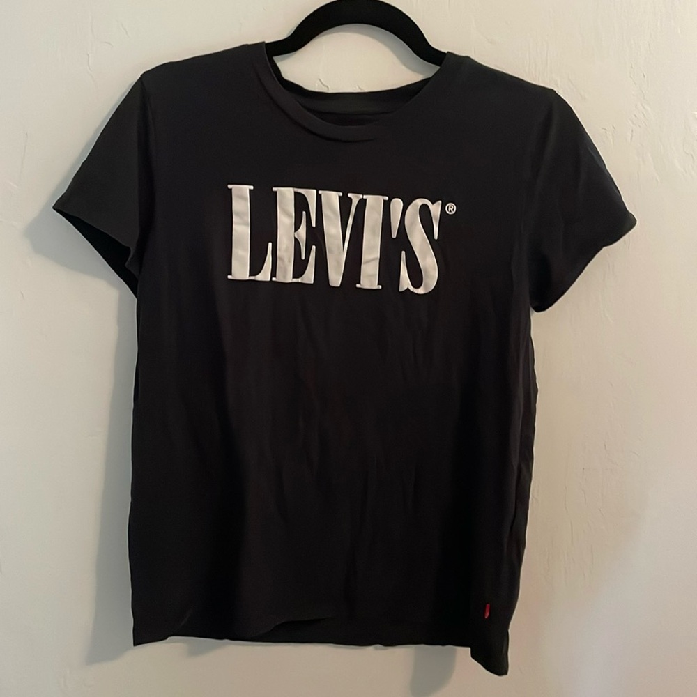 Levi’s short sleeve tee